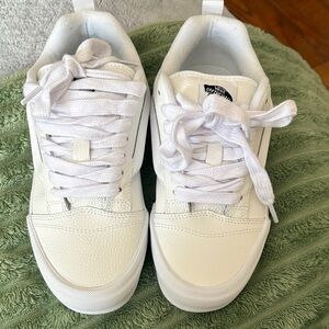 NWOB Vans Knu Skool Classic White Leather Sneakers Size 7.5 Mens/9.0 Women’s